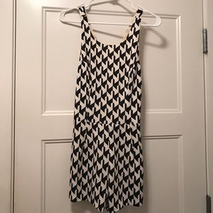 Ark and Co Romper Size Medium NWT